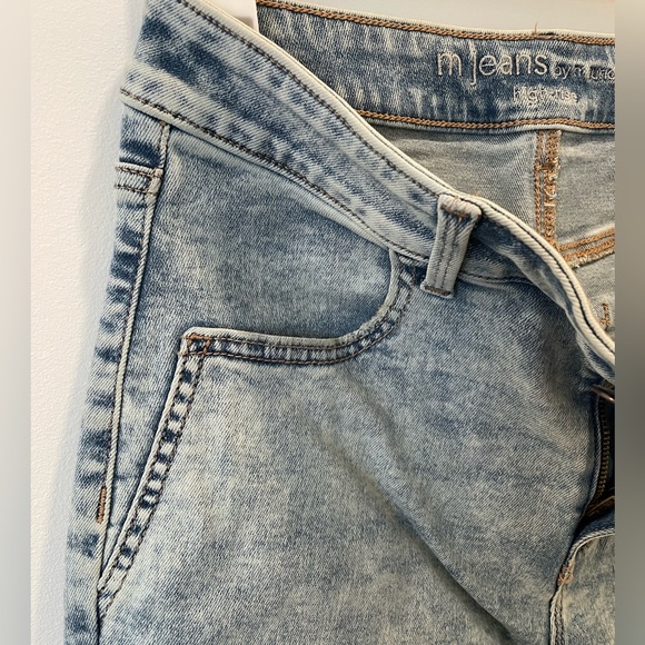 High rise, light wash jeggings - Picture 1 of 7